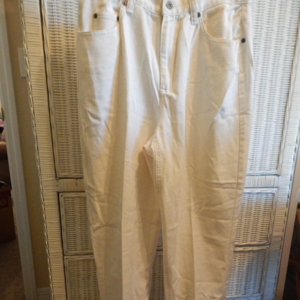 LIZ CLAIRBORNE PREMIUM JEANS C;ASSIC FIT